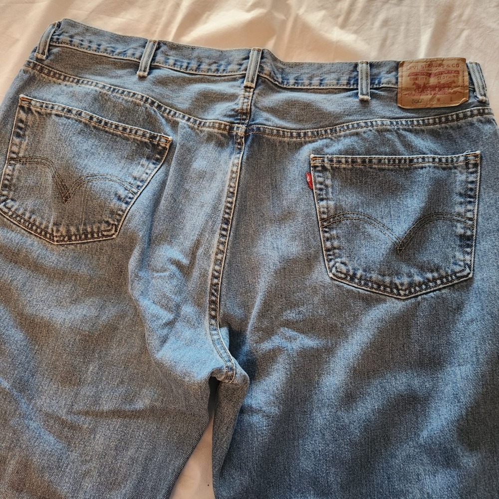 Mens Levi's 550 Relaxed Fit Jeans Light Wash Denim Blue Size 46x30 - Picture 9 of 11